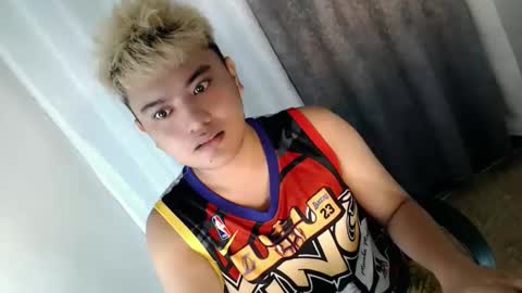 Snapshot of xxhotloyd_cummerx chatting on February 8, 2026, 6:33 pm Loyd online show from February 8, 2026, 6:33 pm