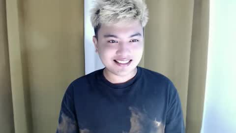 Snapshot of xxhotloyd_cummerx chatting on February 14, 2026, 9:39 am Loyd online show from February 14, 2026, 9:39 am