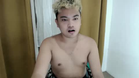 Snapshot of xxhotloyd_cummerx chatting on February 17, 2026, 8:04 pm Loyd online show from February 17, 2026, 8:04 pm