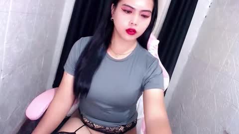 Snapshot of xxhotsexydivinexx chatting on October 4, 2025, 11:14 pm divine online show from October 4, 2025, 11:14 pm