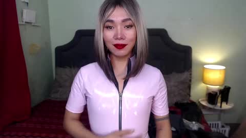 Snapshot of xxkagura_hugecock_69xx chatting on December 14, 2024, 11:01 pm Kagura online show from December 14, 2024, 11:01 pm