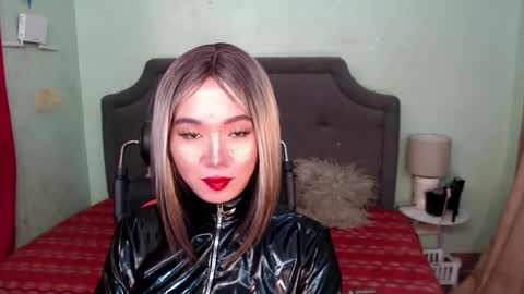 Snapshot of xxkagura_hugecock_69xx chatting on December 17, 2024, 10:54 pm Kagura online show from December 17, 2024, 10:54 pm