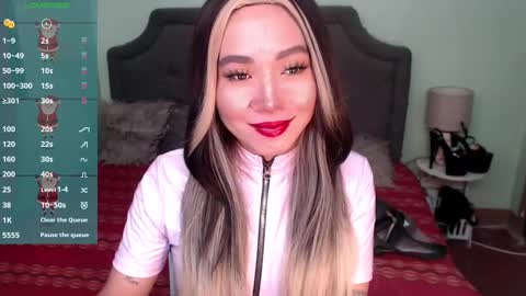 Snapshot of xxkagura_hugecock_69xx chatting on December 23, 2024, 12:41 pm Kagura online show from December 23, 2024, 12:41 pm