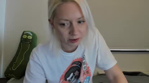 Snapshot of xxkimber_bentonxx chatting on December 3, 2024, 10:28 am Next online Monday to Friday 10am till 2pm UK time online show from December 3, 2024, 10:28 am