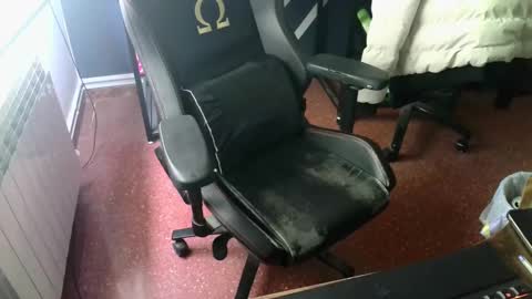 Snapshot of xxmik3xx chatting on February 19, 2025, 9:39 am xxmik3xx online show from February 19, 2025, 9:39 am