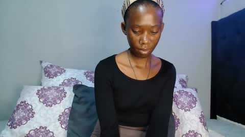 xxsexytalia28 online show from October 29, 2025, 9:27 pm