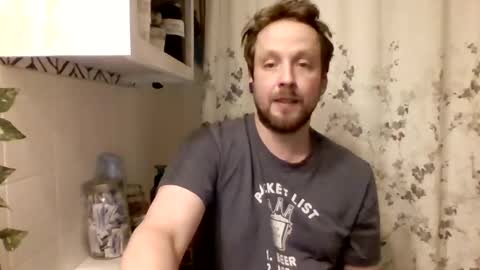 Snapshot of xxsimonxsays chatting on January 19, 2025, 6:31 am Simon online show from January 19, 2025, 6:31 am