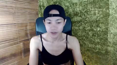 Snapshot of xxskinny_alonzoxx chatting on March 8, 2025, 8:35 pm Ali online show from March 8, 2025, 8:35 pm