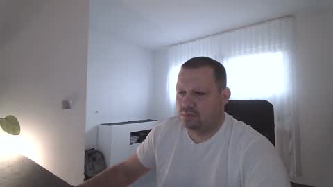 Snapshot of xxstrikerxx chatting on December 27, 2024, 8:13 am Eddi online show from December 27, 2024, 8:13 am