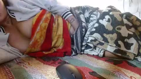   LILI  online show from December 10, 2024, 2:17 pm