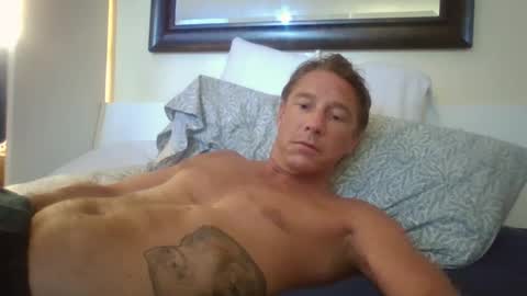 Snapshot of xxxelentdick chatting on January 7, 2025, 8:52 pm deeeeznutz online show from January 7, 2025, 8:52 pm