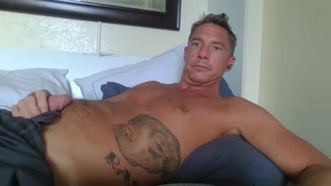 Snapshot of xxxelentdick chatting on February 3, 2025, 8:57 pm deeeeznutz online show from February 3, 2025, 8:57 pm