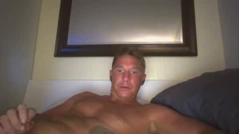 Snapshot of xxxelentdick chatting on February 8, 2025, 1:33 pm deeeeznutz online show from February 8, 2025, 1:33 pm