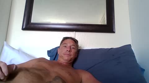 Snapshot of xxxelentdick chatting on February 17, 2025, 9:08 pm deeeeznutz online show from February 17, 2025, 9:08 pm