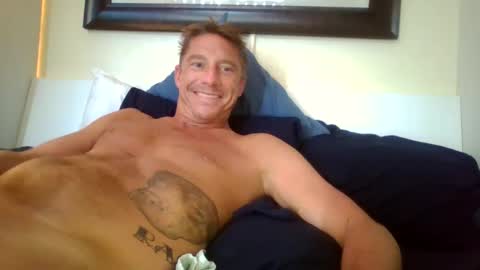 Snapshot of xxxelentdick chatting on February 25, 2025, 7:36 pm deeeeznutz online show from February 25, 2025, 7:36 pm