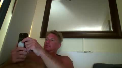 Snapshot of xxxelentdick chatting on October 15, 2025, 11:10 am deeeeznutz online show from October 15, 2025, 11:10 am