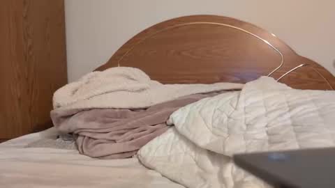 Snapshot of xxxfredmtlxxx chatting on January 5, 2025, 2:41 pm xxfredmtl18xx online show from January 5, 2025, 2:41 pm