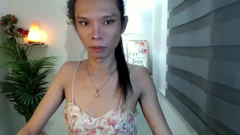 Snapshot of xxxfuckgirlyumsxxx chatting on November 11, 2025, 12:27 pm Your Princess Yums online show from November 11, 2025, 12:27 pm