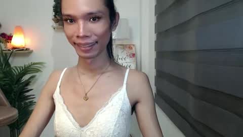 Snapshot of xxxfuckgirlyumsxxx chatting on November 13, 2025, 2:43 am Your Princess Yums online show from November 13, 2025, 2:43 am