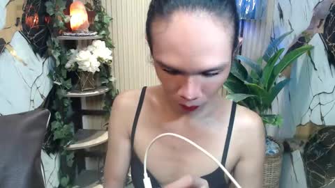 Snapshot of xxxfuckgirlyumsxxx chatting on December 16, 2025, 4:50 am Your Princess Yums online show from December 16, 2025, 4:50 am