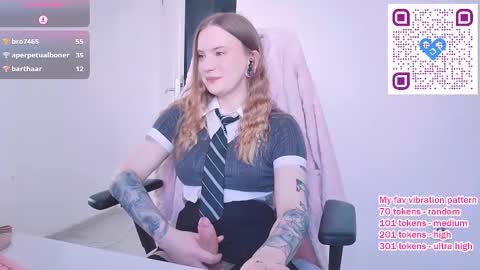 Snapshot of xxxhentaition chatting on February 14, 2026, 7:49 am Keira online show from February 14, 2026, 7:49 am