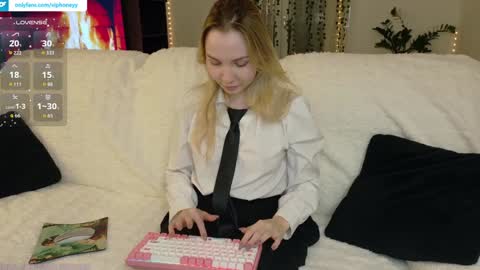 Snapshot of xxxhoneyxx chatting on November 22, 2025, 9:58 pm Onlyfanz online show from November 22, 2025, 9:58 pm