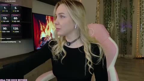 Snapshot of xxxhoneyxx chatting on April 8, 2026, 12:10 am Onlyfanz online show from April 8, 2026, 12:10 am