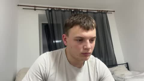 Snapshot of xxxten_ chatting on February 17, 2026, 8:15 pm Leo online show from February 17, 2026, 8:15 pm