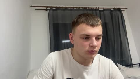 Snapshot of xxxten_ chatting on February 28, 2026, 9:27 pm Leo online show from February 28, 2026, 9:27 pm