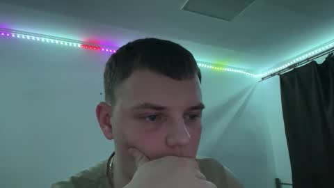 Snapshot of xxxten_ chatting on March 12, 2026, 9:43 pm Leo online show from March 12, 2026, 9:43 pm