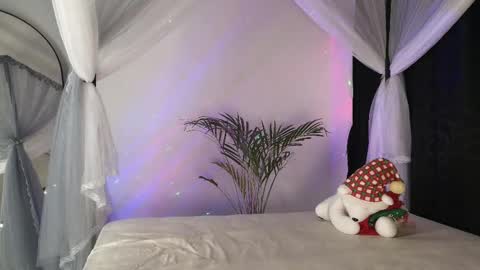 July and Fer online show from December 15, 2025, 8:51 am