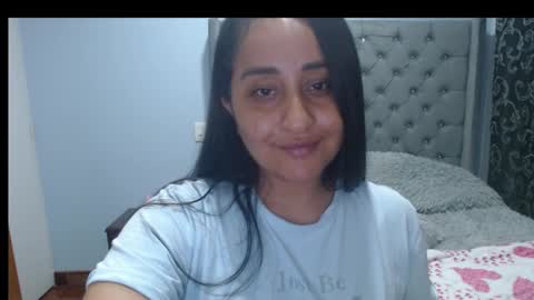 Lunhaa   online show from February 17, 2025, 3:36 am