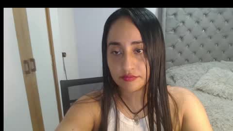 Lunhaa   online show from March 8, 2025, 10:56 pm