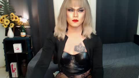 QueenMarina online show from December 17, 2024, 10:43 pm