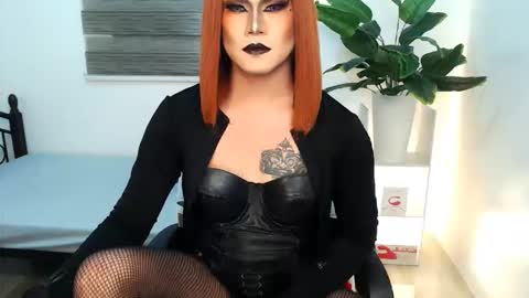 Snapshot of xyournightmarequeenx chatting on March 1, 2026, 7:43 am QueenMarina online show from March 1, 2026, 7:43 am