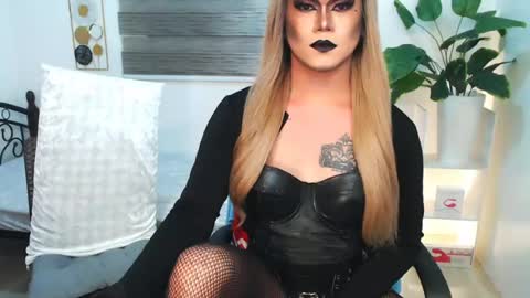 QueenMarina online show from July 9, 2026, 5:50 pm