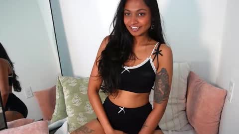 Snapshot of xzaramx chatting on March 6, 2025, 5:43 pm Zara online show from March 6, 2025, 5:43 pm