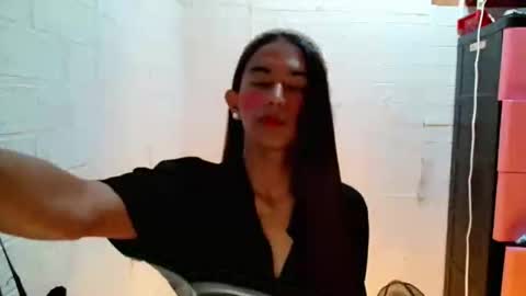 Snapshot of y_spicyhotbella chatting on December 15, 2025, 12:31 pm Bella online show from December 15, 2025, 12:31 pm