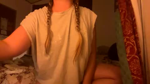 Snapshot of yagirlpeachezzz chatting on February 27, 2026, 7:08 am yagirlpeachezzz online show from February 27, 2026, 7:08 am