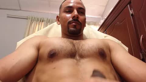 Snapshot of yagofox chatting on January 13, 2025, 6:38 pm Yago Fox online show from January 13, 2025, 6:38 pm