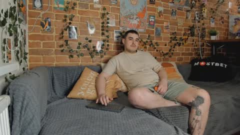 Snapshot of yami_yami_yami chatting on December 15, 2024, 4:15 pm Mia and Andry online show from December 15, 2024, 4:15 pm