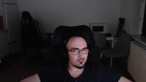 Snapshot of yamillamal157 chatting on December 17, 2025, 7:20 pm YamilLamal online show from December 17, 2025, 7:20 pm