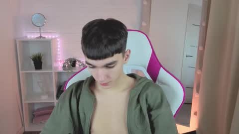 yamitwink online show from November 26, 2025, 8:54 pm