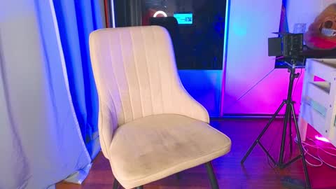 Yan online show from February 3, 2025, 5:35 pm