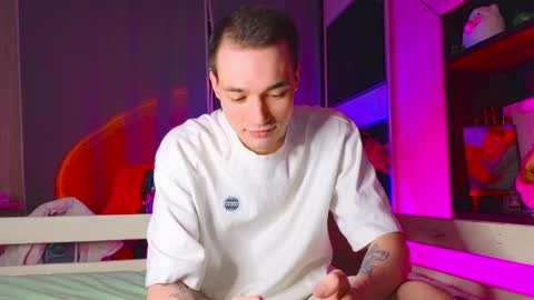 Yan online show from February 7, 2025, 10:30 pm