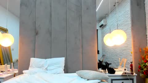 Yana  online show from December 31, 2024, 12:32 am