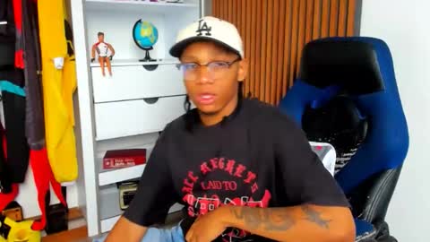 yandi_hot online show from February 11, 2026, 2:22 pm