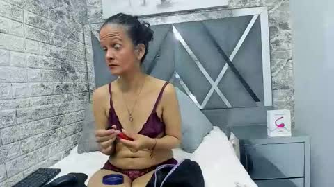 yanetrose online show from January 18, 2026, 3:54 am