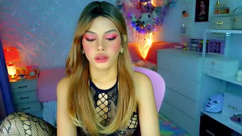 YANG AUDREY LONE online show from October 20, 2025, 1:28 am