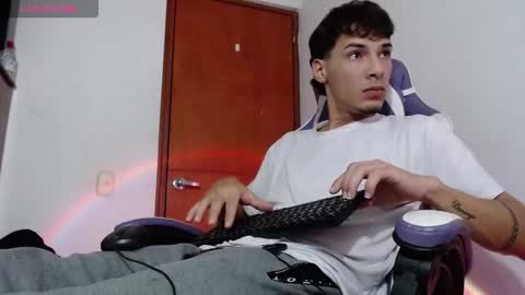 Snapshot of yankees_xxx chatting on January 15, 2026, 12:26 am yankees online show from January 15, 2026, 12:26 am